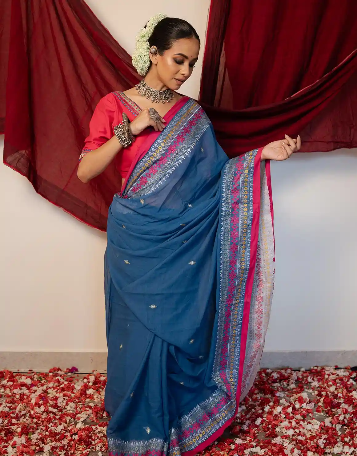 Nirjhar Saree