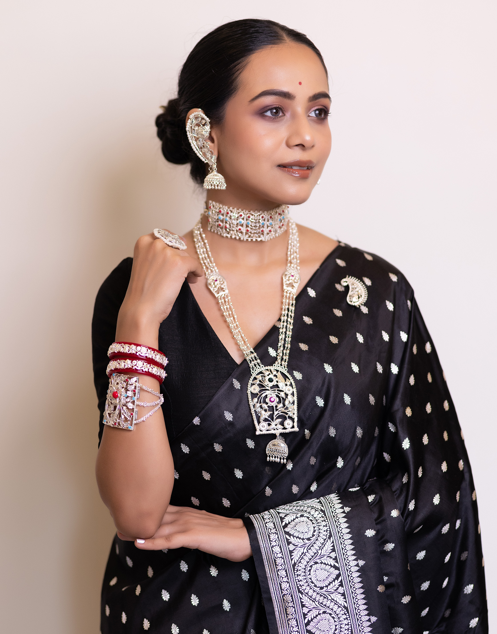 Pushpolota choker and stud